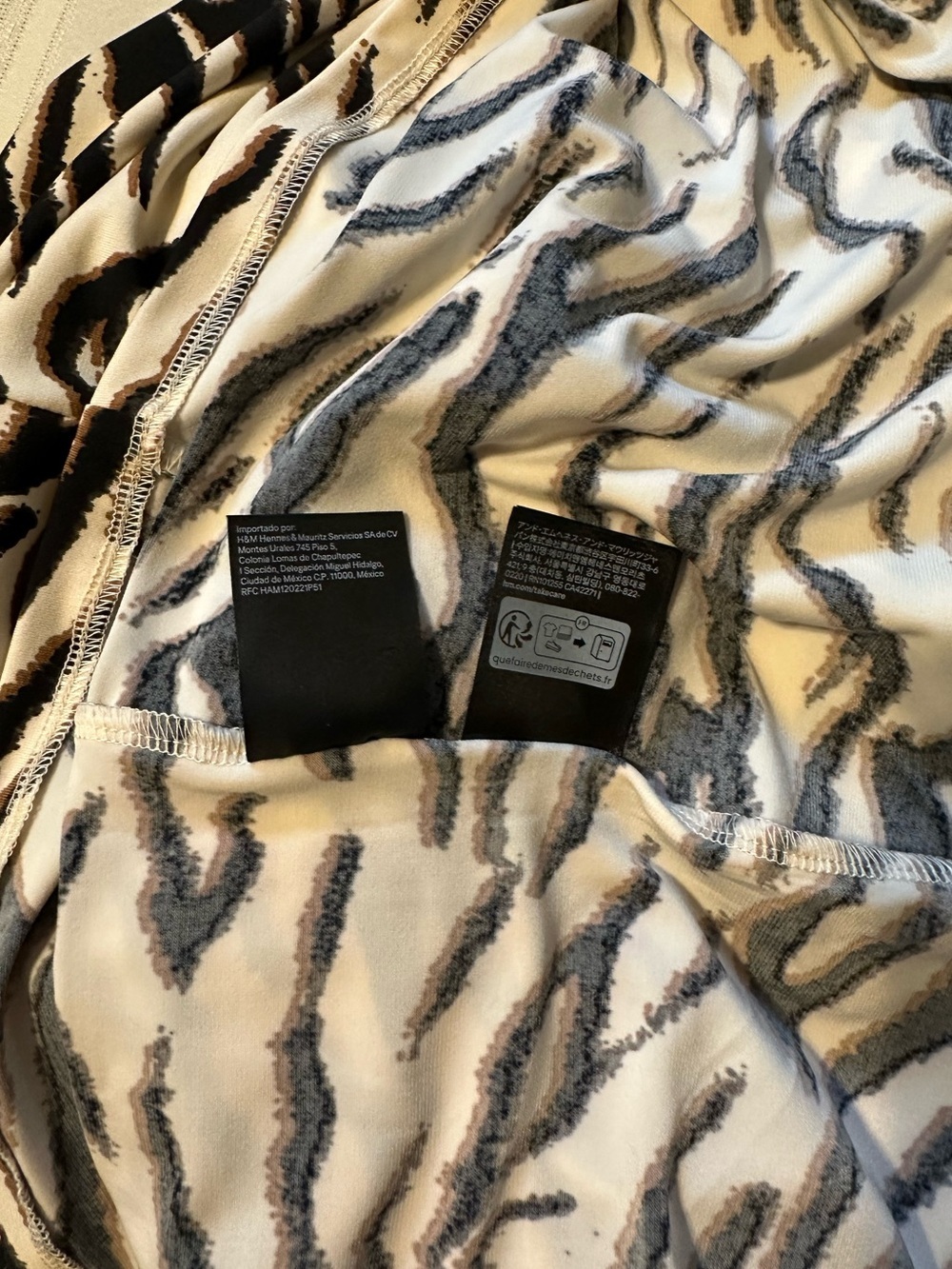 H&M Midi Dress Zebra Print Size L Women’s Black and Cream NWT - Picture 14 of 15